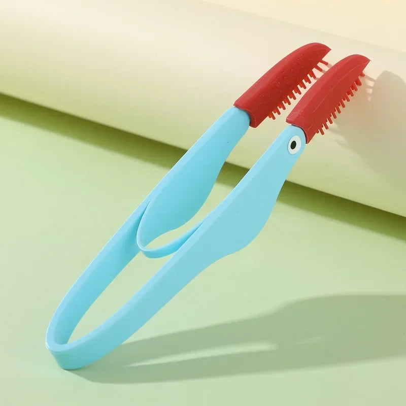 Gentle pet tear stain cleaning brush