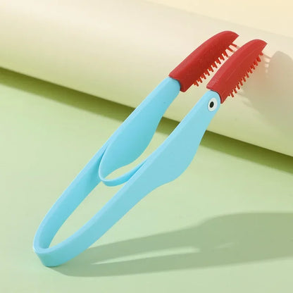 Gentle pet tear stain cleaning brush