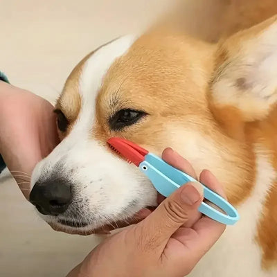 Gentle pet tear stain cleaning brush